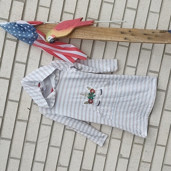 Tan/White Hoodie - Picture 5 of 9